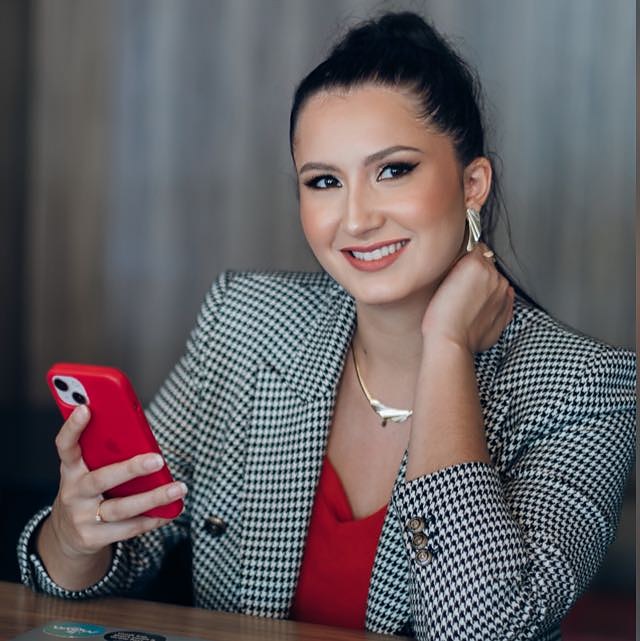 Mariane Siqueira